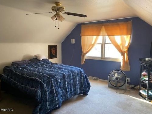 597 Creston St, Meskegon MI 49442-4167 exterior