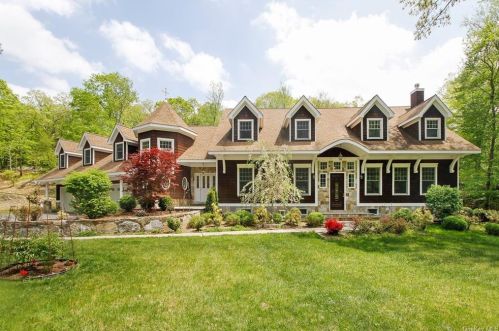 14 Half Mile Rd, Armonk, NY 10504-1304