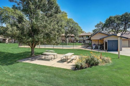 9039 70, Milwaukee WI 53218-2212 exterior