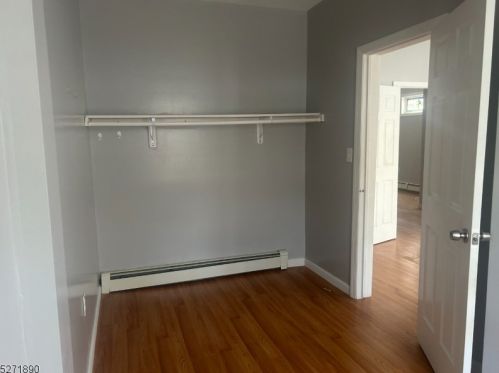 196 Shephard Ave, Newark, NJ 07112-2022