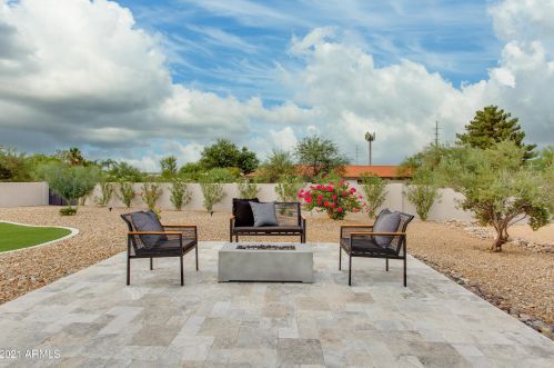 9919 47th Pl, Phoenix AZ  85028-4242 exterior