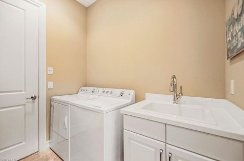 6517 Roma Way, Naples FL 34113-1721 exterior