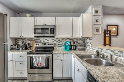 2150 Aspen Dr, Dallas TX  75227-8167 exterior