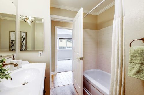 2174 Lacey Dr, Milpitas CA 95035-6122 exterior