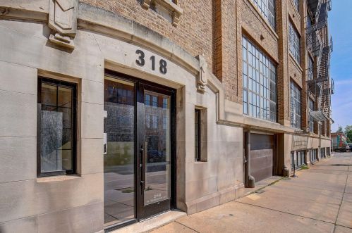 318 Chicago St, Milwaukee, WI 53202-5821