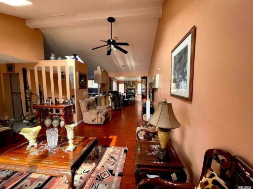 313 Plymouth St, Huntington Station NY exterior