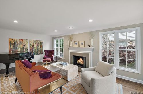 1174 Lakeside Dr, Bham MI 48009-1381 exterior