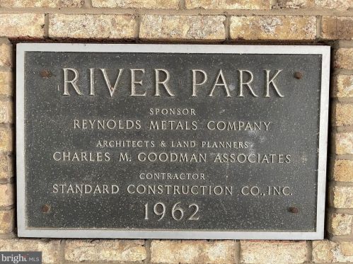 1311 Delaware Ave, Washington DC  20024-3930 exterior