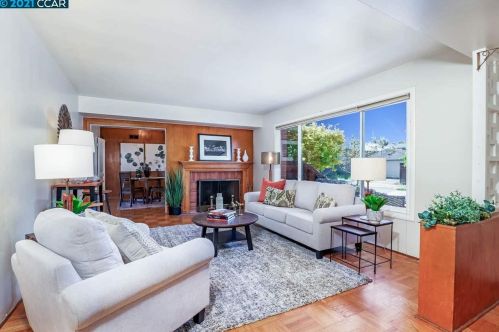 1161 Camelia St, Berkeley CA 94710-1521 exterior