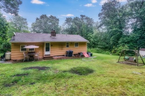 929 Plymouth Lake Dr, Fredon NJ  07860-4127 exterior