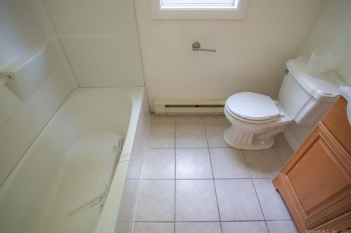 12 Linda Ave, Uncasville CT 06382-1723 exterior