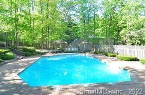 12 Byrne Ct, Farmington CT 06032-3551 exterior