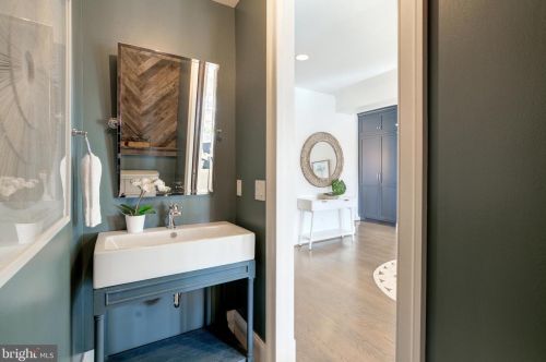 1012 8 St, Washington DC 20002-3621 exterior