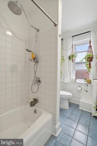 652 Johnson St, Philadelphia PA 19138-1039 exterior