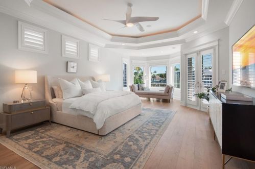 3243 Gin Ln, Naples FL 34102-7816 exterior