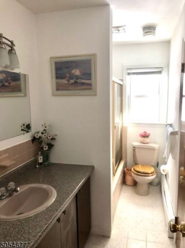 20 Arnold Dr, Parsippany NJ 07054-2240 exterior