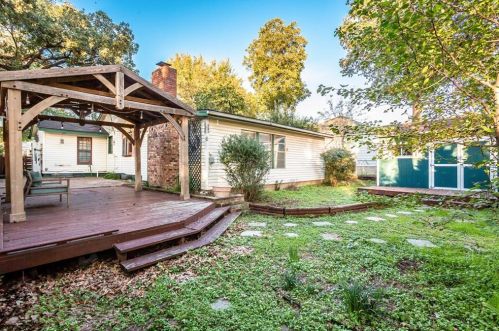 214 8 St, Irving TX 75060-5210 exterior