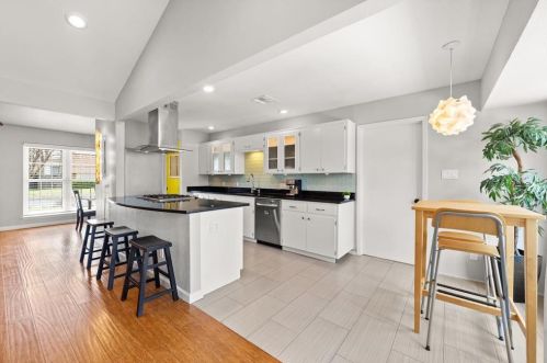 2608 Dunbarton Dr, Austin TX 78723-2233 exterior