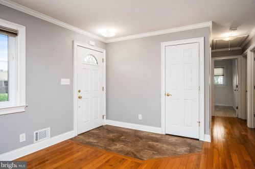 28 Matthew Dr, Trenton NJ 08628-3340 exterior