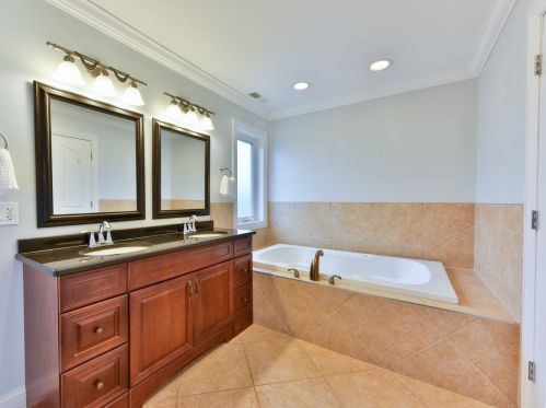 4944 Merrimac Ave, Chicago IL  60638-1304 exterior