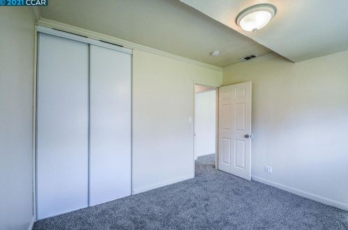 1381 Rosemary Ln, Concord CA 94518-3727 exterior