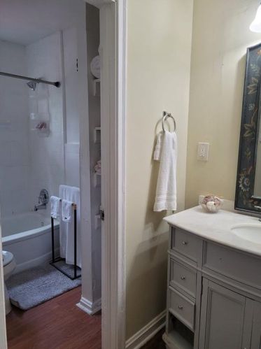 2383 Baker Rd, Atlanta GA 30318-6263 exterior