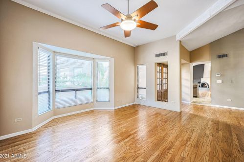 10843 11th St, Phoenix AZ 85020-5836 exterior