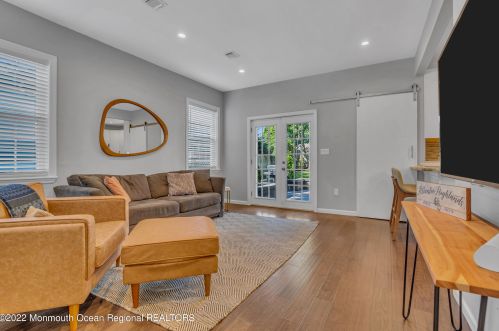 33 Avenue C, Atlantic Highlands NJ  07716-1069 exterior