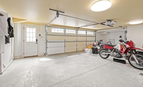 1647 Riverside Dr, Gainesville GA 30501-1837 exterior