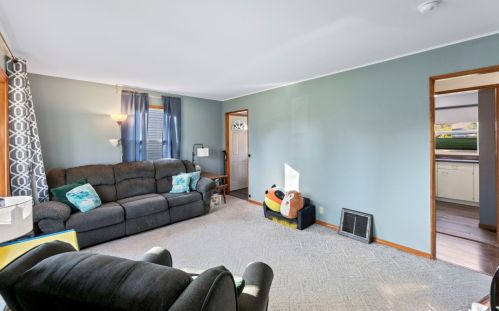 185 91st Pl, Milwaukee WI  53226-4525 exterior