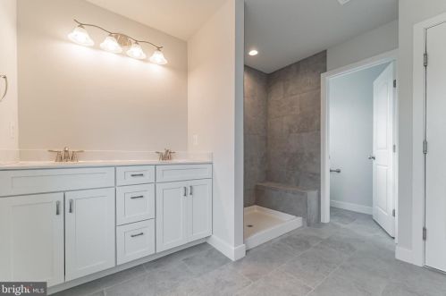 1716 Millstone Dr, Edgewater MD 21037-1945 exterior