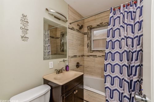 10449 Pr Ave, Chicago IL 60628-1450 exterior