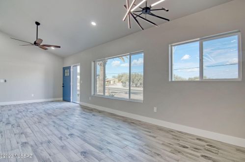 892 Glenn St, Tucson AZ  85705-4120 exterior