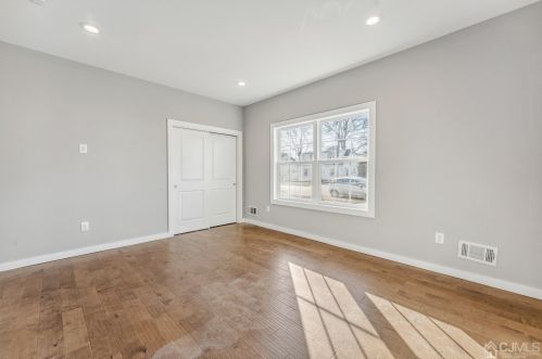 217 Loring Ave, Edison NJ  08817-3634 exterior