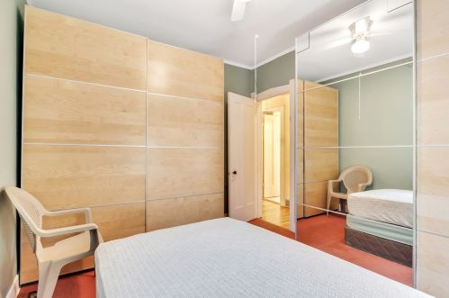 2311 Lunt Ave, Chicago IL  60645-4712 exterior