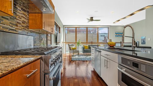 4231 Richmond St, Chicago IL 60618-2615 exterior