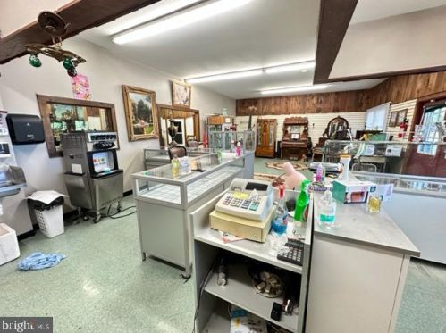 22 Green St, Pilesgrove NJ 08098-1136 exterior