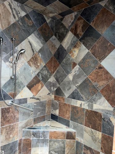 820 Petoskey Ave, Charlevoix MI 49720-1542 exterior