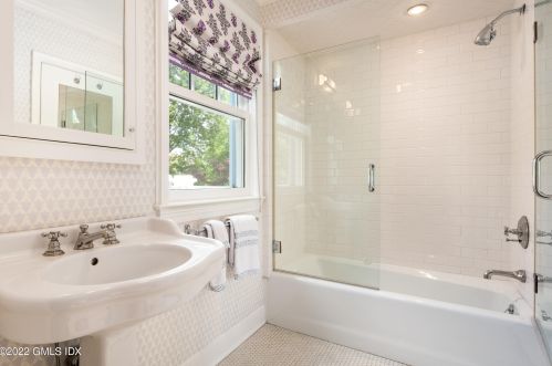 70 Otter Rock Dr, Greenwich CT 06830-7029 exterior