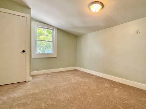 9 Washington St, Concord NH 03301-4172 exterior