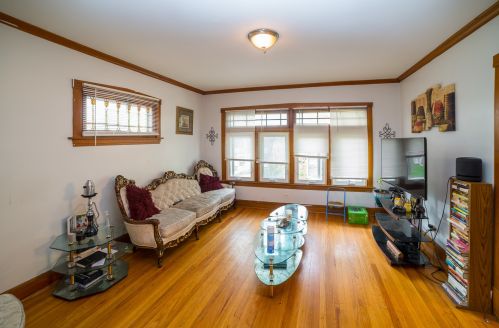 831 19 Ave, Broadview IL 60153-1726 exterior