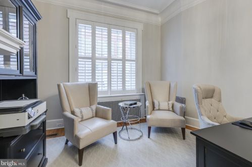 2101 Delancey St, Philadelphia PA 19103-6408 exterior