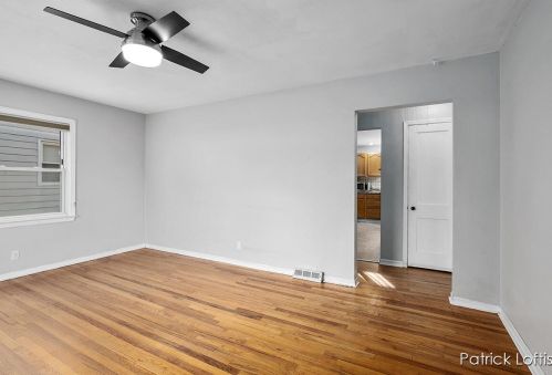 1038 Kentwood St, Grand Rapids MI 49505-4837 exterior