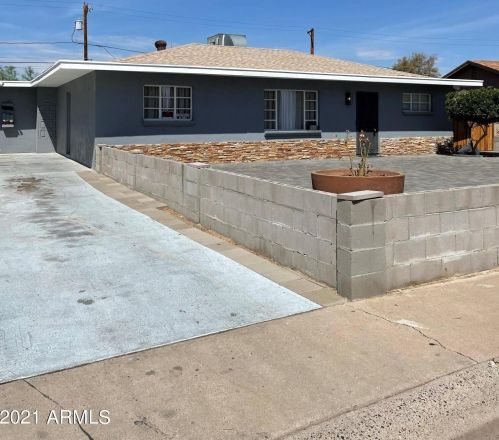 8806 30th Ave, Phoenix AZ  85051-3919 exterior