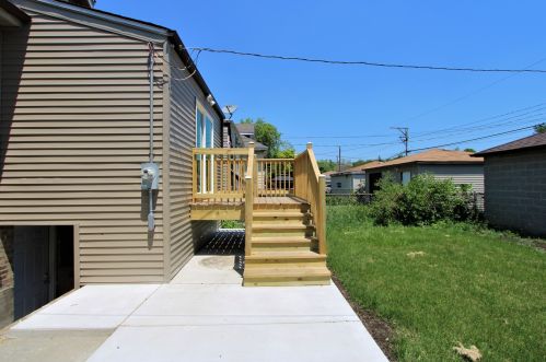 9249 Elizabeth St, Chicago IL 60620-3610 exterior