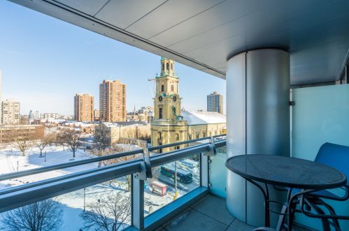 545 Wells St, Milwaukee WI 53202-3806 exterior