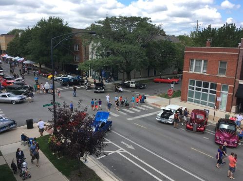 2151 Roscoe St, Chicago IL  60618-6262 exterior