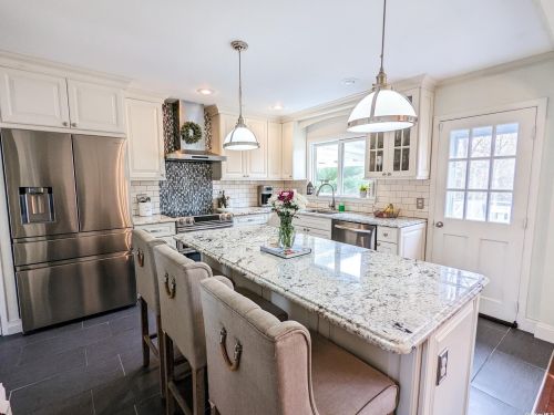 12 Kenswick Ln, Huntington Station NY 11746-2805 exterior