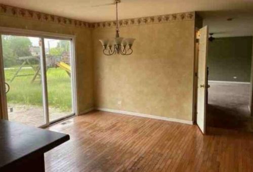 869 Crabapple Dr, Bull Valley IL exterior