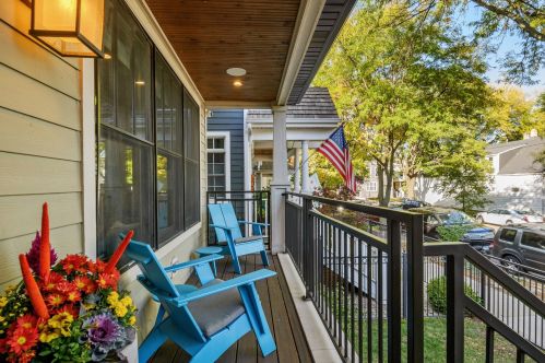 4114 Leavitt St, Chicago, IL 60618-2930